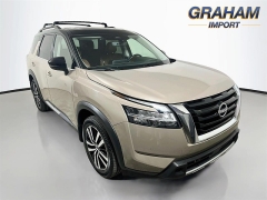  2023 Nissan Pathfinder Platinum 4WD at Dutro Auto near Zanesville&comma; OH
