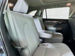 Used 2022  Toyota Highlander Hybrid Platinum AWD at Dutro Auto near Zanesville&comma; OH