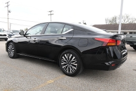 Used 2025  Nissan Altima SV FWD at Dutro Auto near Zanesville&comma; OH