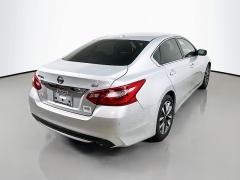 Used 2017  Nissan Altima 4d Sedan 2&period;5L SV at Dutro Auto near Zanesville&comma; OH