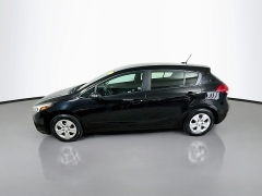 Used 2017  Kia Forte5 5d Hatchback LX at Graham Auto Mall near Mansfield&comma; OH