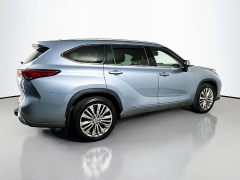 Used 2022  Toyota Highlander Platinum AWD at Graham Auto Mall near Mansfield, OH