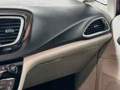 Used 2019  Chrysler Pacifica 4d Wagon Touring L at Dutro Auto near Zanesville&comma; OH
