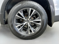 Used 2016  Toyota Highlander 4d SUV AWD XLE at Dutro Auto near Zanesville&comma; OH