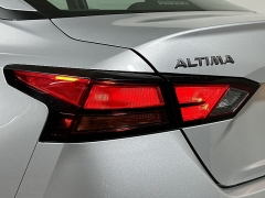 Used 2024  Nissan Altima 2&period;5 SV Sedan at Dutro Auto near Zanesville&comma; OH