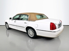 Used 2004  Lincoln Town Car 4d Sedan Signature at Graham Auto Mall near Mansfield&comma; OH