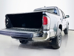 Used 2021  Toyota Tacoma 4WD TRD Off Road Double Cab 5ft Bed V6 AT at Dutro Auto near Zanesville&comma; OH