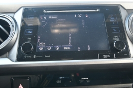 Used 2017  Toyota Tacoma 4WD Double Cab TRD Sport Auto at Graham Auto Mall near Mansfield&comma; OH