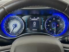Used 2017  Chrysler Pacifica 4d Wagon Touring-L at Dutro Auto near Zanesville&comma; OH