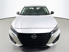 Used 2024  Nissan Altima 2&period;5 SV Sedan at Dutro Auto near Zanesville&comma; OH