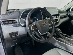 Used 2022  Toyota Highlander Hybrid Platinum AWD at Dutro Auto near Zanesville&comma; OH
