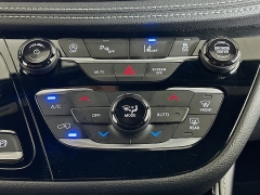 Used 2025  Chrysler Pacifica Limited FWD at Graham Auto Mall near Mansfield&comma; OH