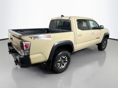 Used 2020  Toyota Tacoma 4WD Double Cab TRD Off-Road Auto at Dutro Auto near Zanesville&comma; OH