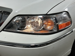 Used 2004  Lincoln Town Car 4d Sedan Signature at Graham Auto Mall near Mansfield&comma; OH