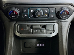 Used 2023  GMC Acadia AWD 4dr SLT at Dutro Auto near Zanesville&comma; OH