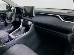 Used 2024  Toyota RAV4 XLE FWD at Graham Auto Mall near Mansfield&comma; OH