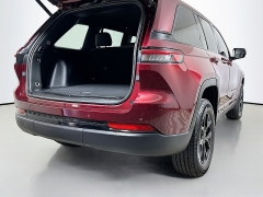 Used 2024  Jeep Grand Cherokee Altitude 4x4 at Graham Auto Mall near Mansfield&comma; OH