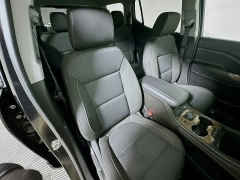 Used 2023  GMC Acadia AWD 4dr SLE at Graham Auto Mall near Mansfield, OH