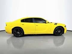 Used 2017  Dodge Charger 4d Sedan SXT AWD at Graham Auto Mall near Mansfield&comma; OH