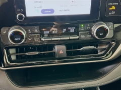 Used 2023  Toyota Highlander Hybrid XLE AWD at Graham Auto Mall near Mansfield, OH