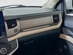 Used 2023  Ford Expedition Limited 4x4 at Dutro Auto near Zanesville, OH