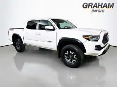 Used 2022  Toyota Tacoma 4WD TRD Off Road Double Cab 5ft Bed V6 AT at Dutro Auto near Zanesville&comma; OH