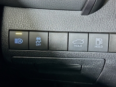 Used 2019  Toyota Camry 4d Sedan XLE at Graham Auto Mall near Mansfield&comma; OH