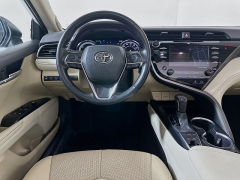 Used 2020  Toyota Camry Hybrid 4d Sedan XLE at Dutro Auto near Zanesville&comma; OH