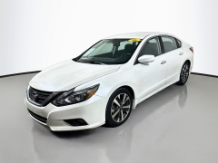 Used 2016  Nissan Altima 4d Sedan 2&period;5L SR at Dutro Auto near Zanesville&comma; OH
