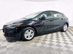 Used 2017  Chevrolet Cruze 4d Hatchback LT Auto at Dutro Auto near Zanesville&comma; OH