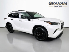Used 2025 Toyota Highlander Hybrid XLE Nightshade AWD at Graham Automall near Mansfield, OH