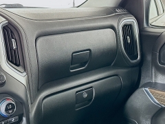 Used 2019  Chevrolet Silverado 1500 4WD Crew Cab RST at Dutro Auto near Zanesville&comma; OH