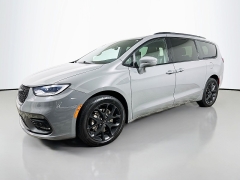 Used 2021  Chrysler Pacifica Touring L AWD at Dutro Auto near Zanesville&comma; OH