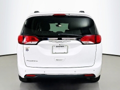 Used 2017  Chrysler Pacifica 4d Wagon Touring-L at Dutro Auto near Zanesville&comma; OH