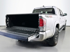 Used 2020  Toyota Tacoma 4WD Double Cab TRD Sport Auto at Dutro Auto near Zanesville&comma; OH