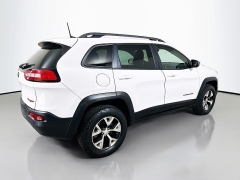 Used 2017  Jeep Cherokee 4d SUV 4WD Trailhawk I4 at Dutro Auto near Zanesville&comma; OH