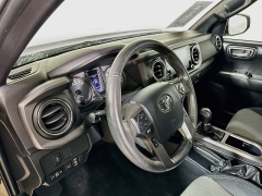 Used 2020  Toyota Tacoma 4WD Double Cab TRD Off-Road Auto at Dutro Auto near Zanesville&comma; OH