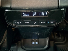 Used 2023  Toyota Highlander LE FWD at Graham Auto Mall near Mansfield&comma; OH