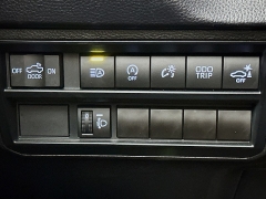 Used 2024  Toyota Tundra 4WD SR5 CrewMax 5.5ft Bed at Graham Auto Mall near Mansfield, OH