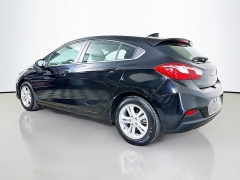 Used 2017  Chevrolet Cruze 4d Hatchback LT Auto at Dutro Auto near Zanesville&comma; OH