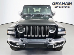 Used 2018  Jeep Wrangler Unlimited 4d SUV 4WD Sahara at Dutro Auto near Zanesville, OH