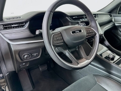 Used 2024  Jeep Grand Cherokee L Altitude X 4x4 at Graham Auto Mall near Mansfield, OH