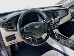 Used 2015  Kia K900 4d Sedan Luxury at Graham Auto Mall near Mansfield&comma; OH