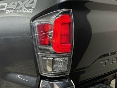 Used 2021  Toyota Tacoma 4WD TRD Off Road Double Cab 5ft Bed V6 AT at Dutro Auto near Zanesville&comma; OH