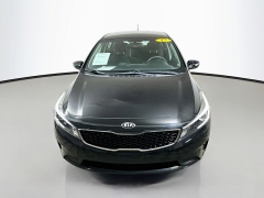 Used 2017  Kia Forte5 5d Hatchback LX at Graham Auto Mall near Mansfield&comma; OH
