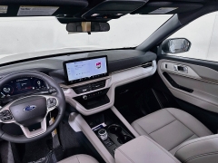 New 2027  Ford Explorer Active w&sol;200A Pkg 4WD at Graham Auto Mall near Mansfield&comma; OH