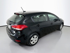 Used 2017  Kia Forte5 5d Hatchback LX at Graham Auto Mall near Mansfield&comma; OH