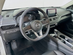 Used 2022  Nissan Altima 2.5 SR Sedan at Graham Auto Mall near Mansfield, OH