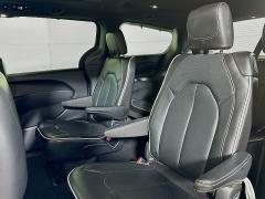 Used 2025  Chrysler Pacifica Limited FWD at Graham Auto Mall near Mansfield&comma; OH