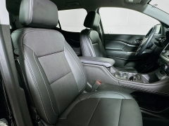 Used 2023  GMC Acadia AWD 4dr SLT at Dutro Auto near Zanesville&comma; OH